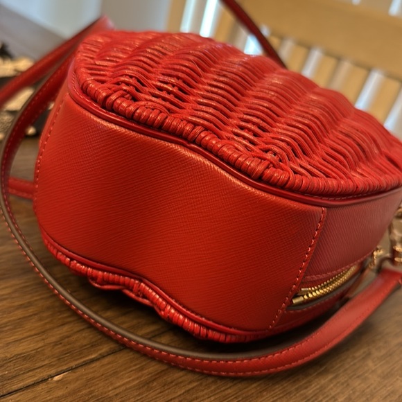 Kate Spade Honeycrips Apple Basket Crossbody Bag; EUC, Like New! - Picture 9 of 13